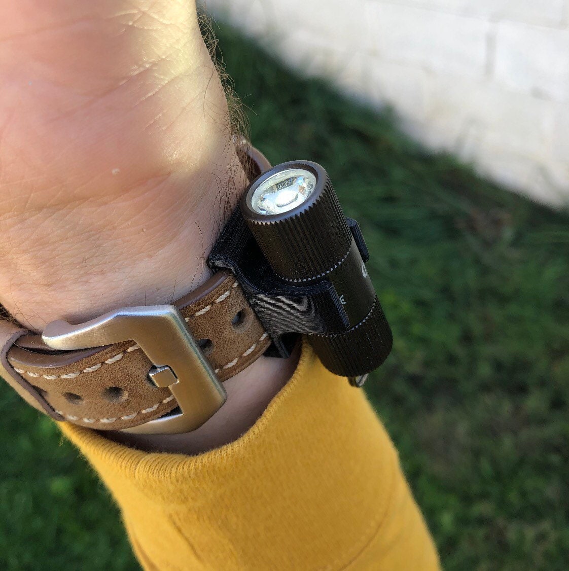 Olight i1R 2 flashlight clip for Apple Watch band! Olight Clip Accessory CLIP ONLY