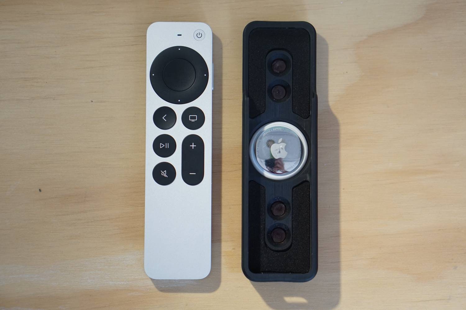 PREMIUM Apple Tv Remote AirTag Case 2021-2022 NEW Apple Tv Remote Case, Hard Plastic, Magnetic! V2.0