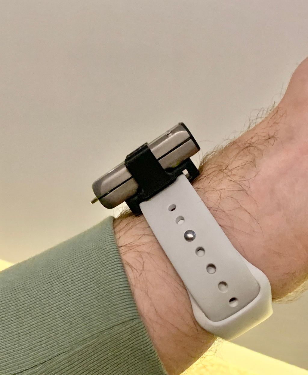 Olight i1R 2 flashlight clip for Apple Watch band! Olight Clip Accessory CLIP ONLY